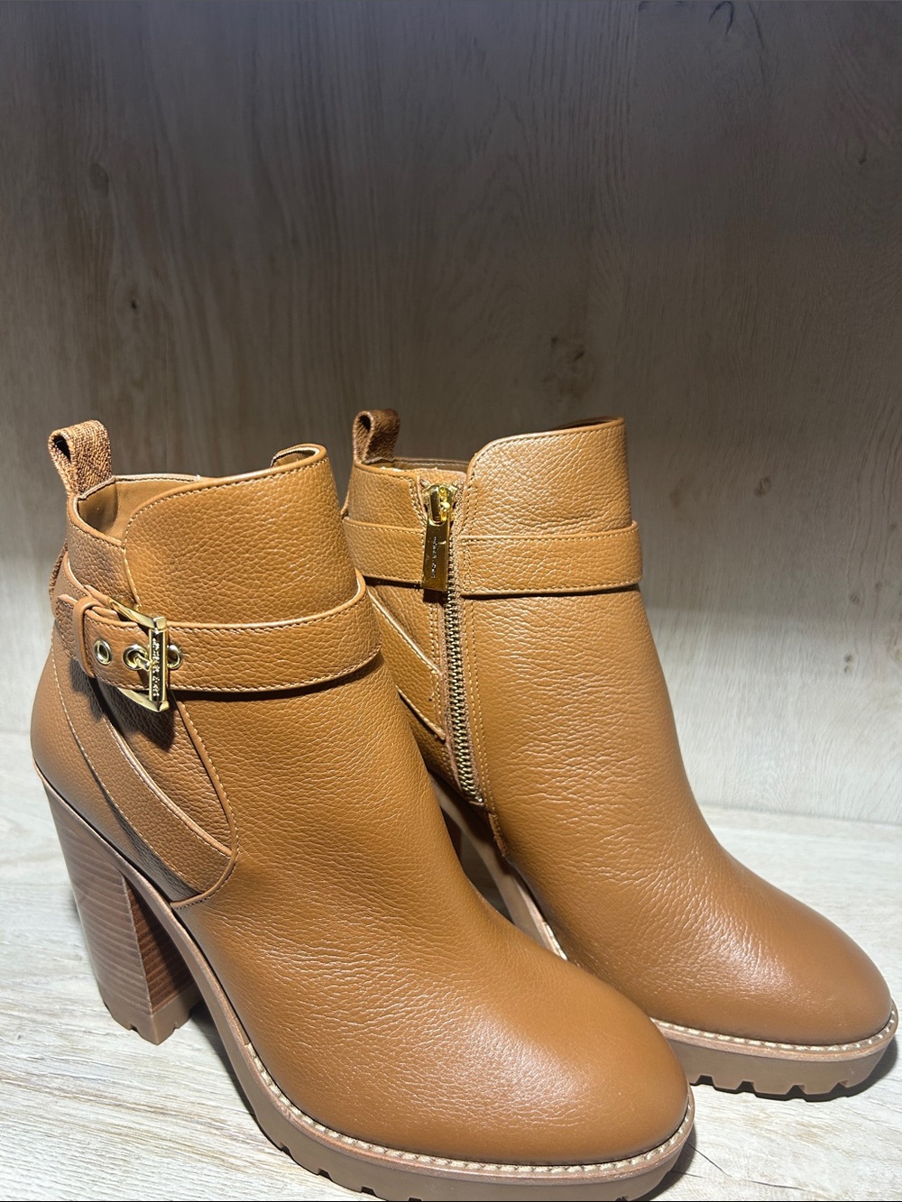 MICHAEL Michael Kors Tan Leather Ankle Boots Buckle Size 8.5
